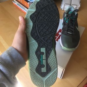 Lebron 9 Low Easter Size 9.5